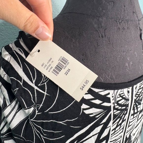 NWT Lane Bryant Plus Size Black White Tropical Blouse - Picture 8 of 13